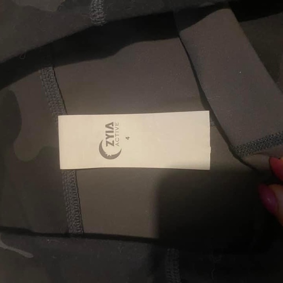 ZYIA camo slash legging - Picture 2 of 2